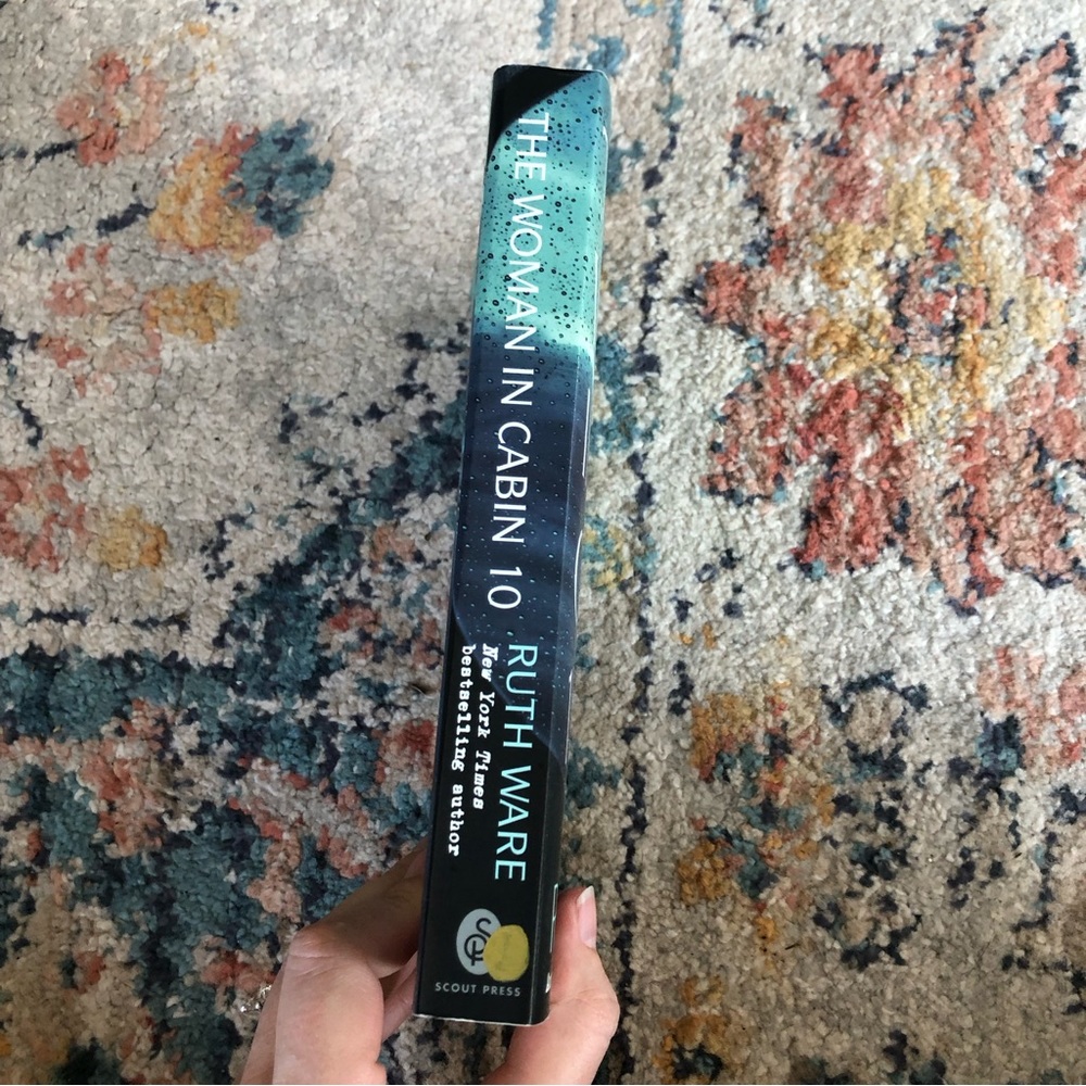 The Woman in Cabin 10 by Ruth Ware Paperback Book - Picture 2 of 6